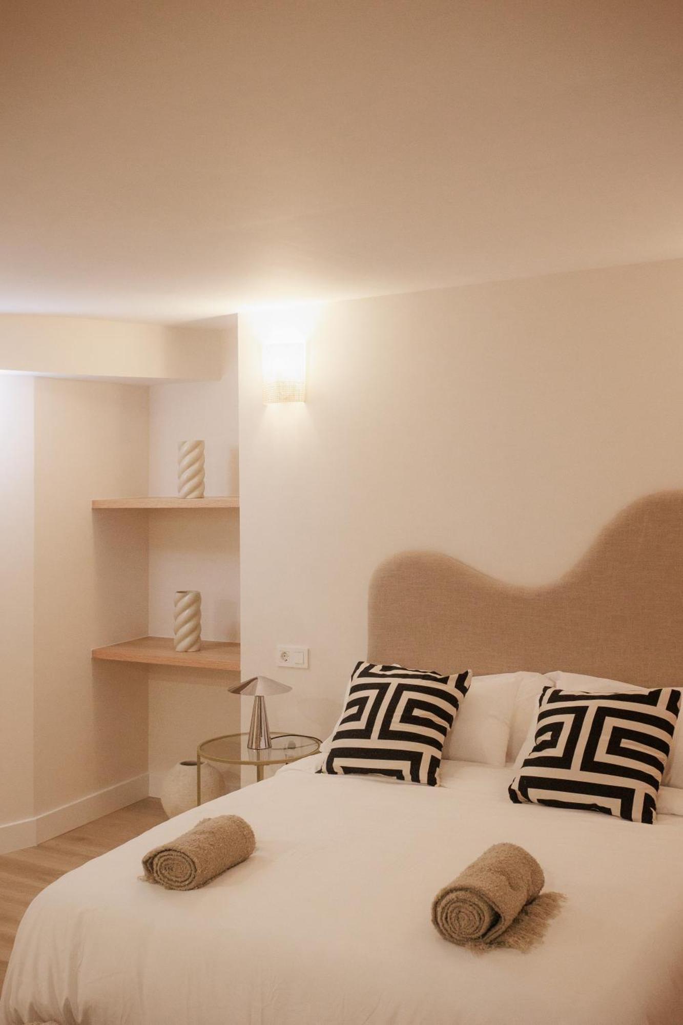 Apartamentos Cervantes Badajoz Bagian luar foto